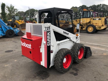 Фронтальный колесный погрузчик BOBCAT 725 по цене 930000 руб на Урал-КМУ