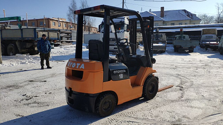 Вилочный погрузчик TOYOTA 7FD18 по цене 800000 руб на Урал-КМУ
