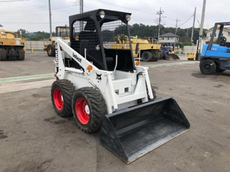 Фронтальный колесный погрузчик BOBCAT 725 по цене 930000 руб на Урал-КМУ