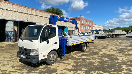 Манипулятор HINO 300 2012 г.в. с КМУ MAEDA MC384USGX по цене 2400000 руб на Урал-КМУ