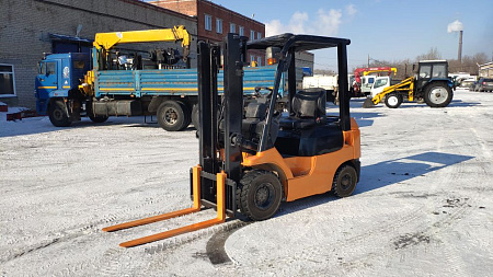 Вилочный погрузчик TOYOTA 7FD18 по цене 800000 руб на Урал-КМУ